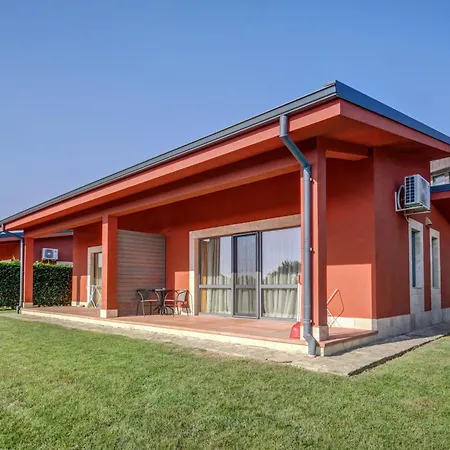 Eco Complex Near Varna منتجع